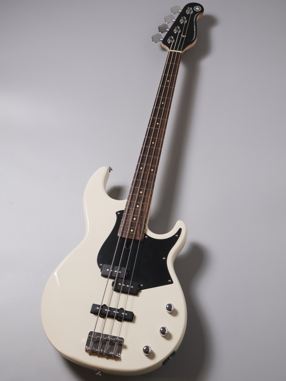 12／19までの特別特価　 エレキベース ホワイト 20フレット YAMAHA BB234 -Vintege White-【4.18kg】【新品特価】（新品特価