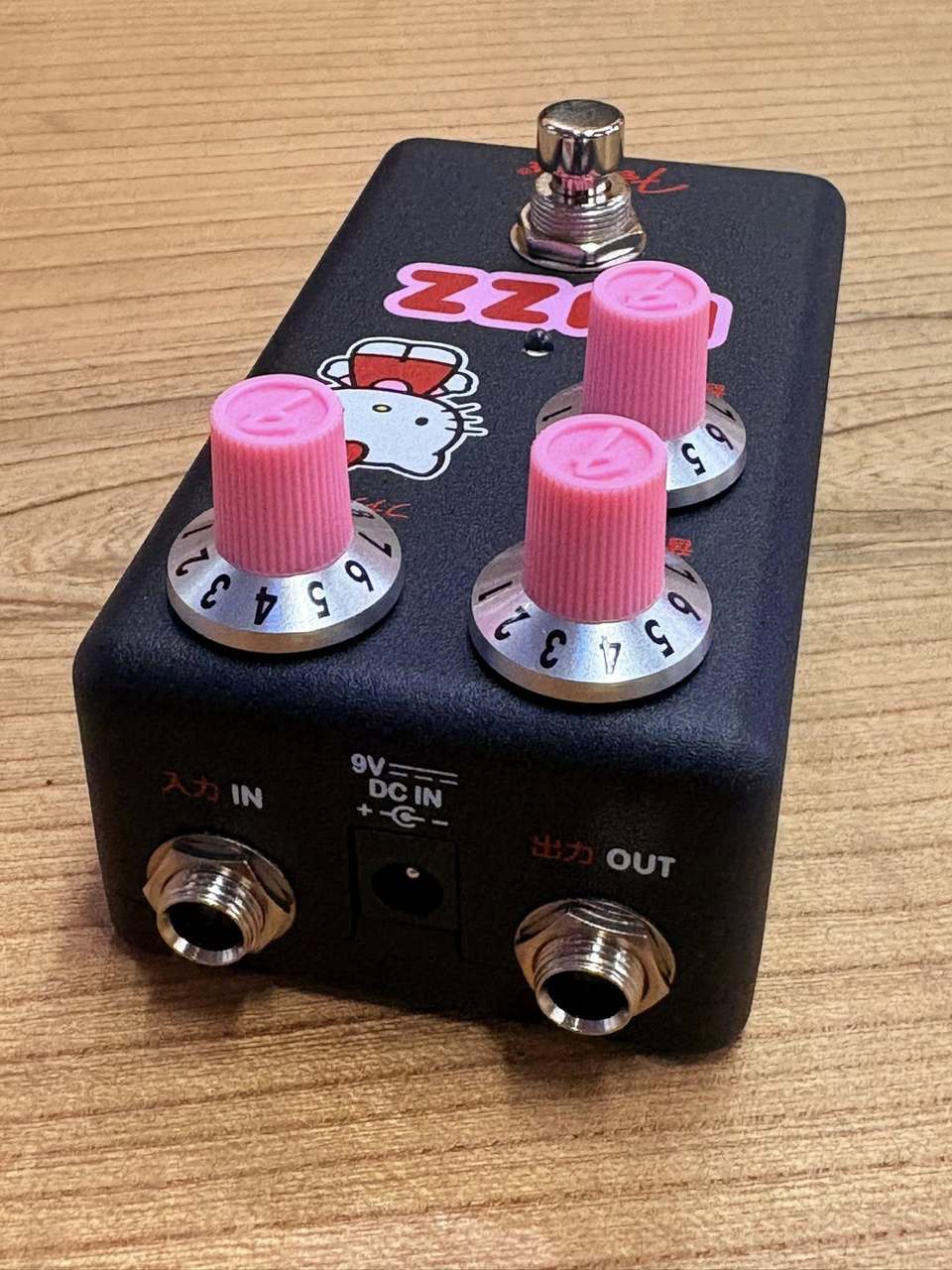 Fender Fender x Hello Kitty Fuzz Pedal Black（新品）【楽器検索