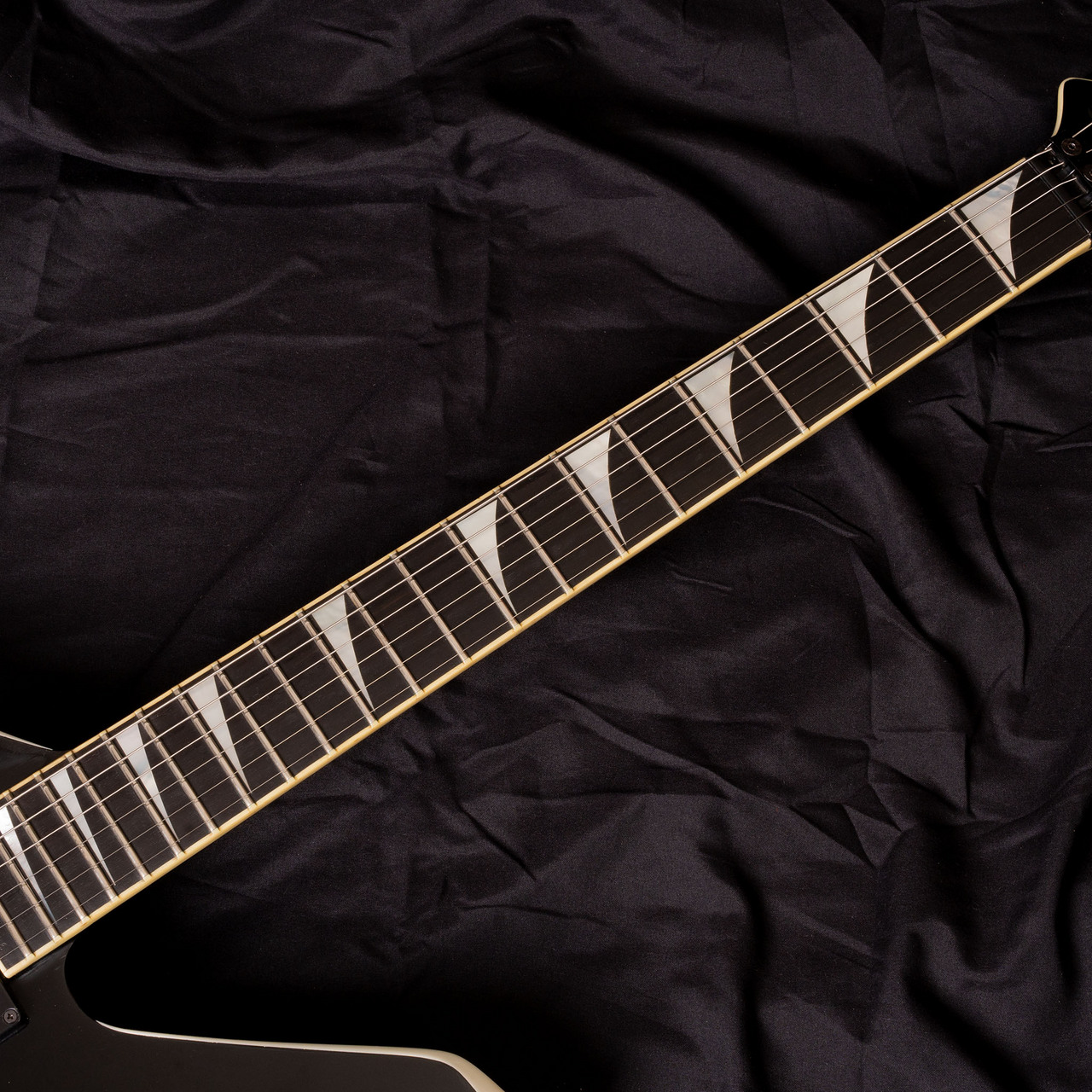 Jackson USA Custom Shop Kelly Black With White Bevels and Kahler