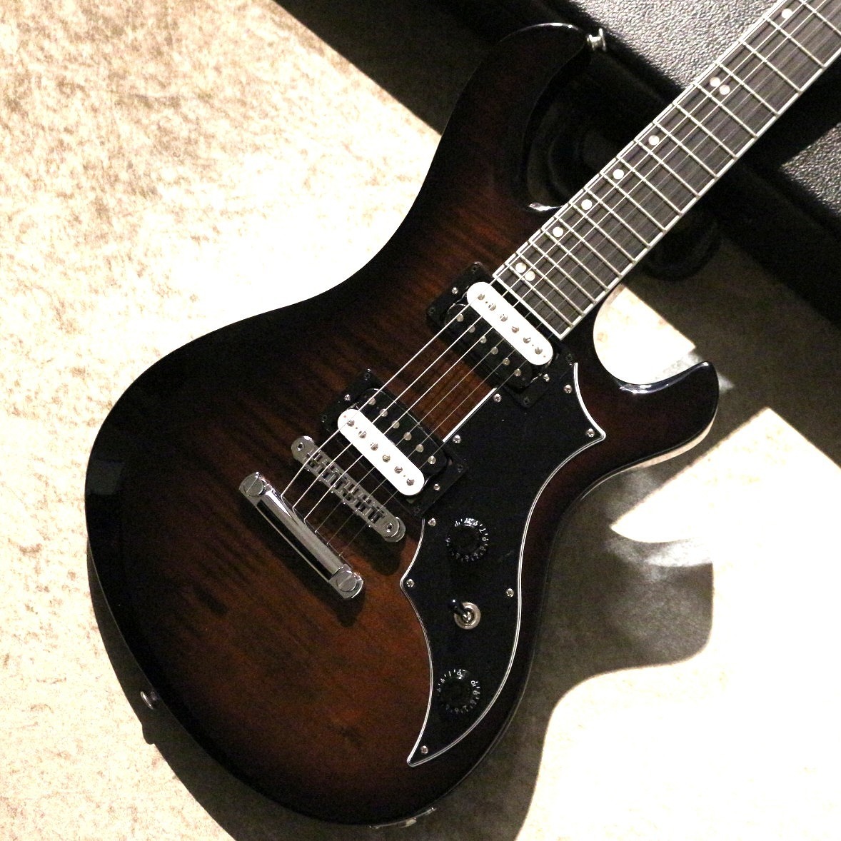 Gibson 【80年代にタイムスリップ!】【超軽量!】Victory Figured