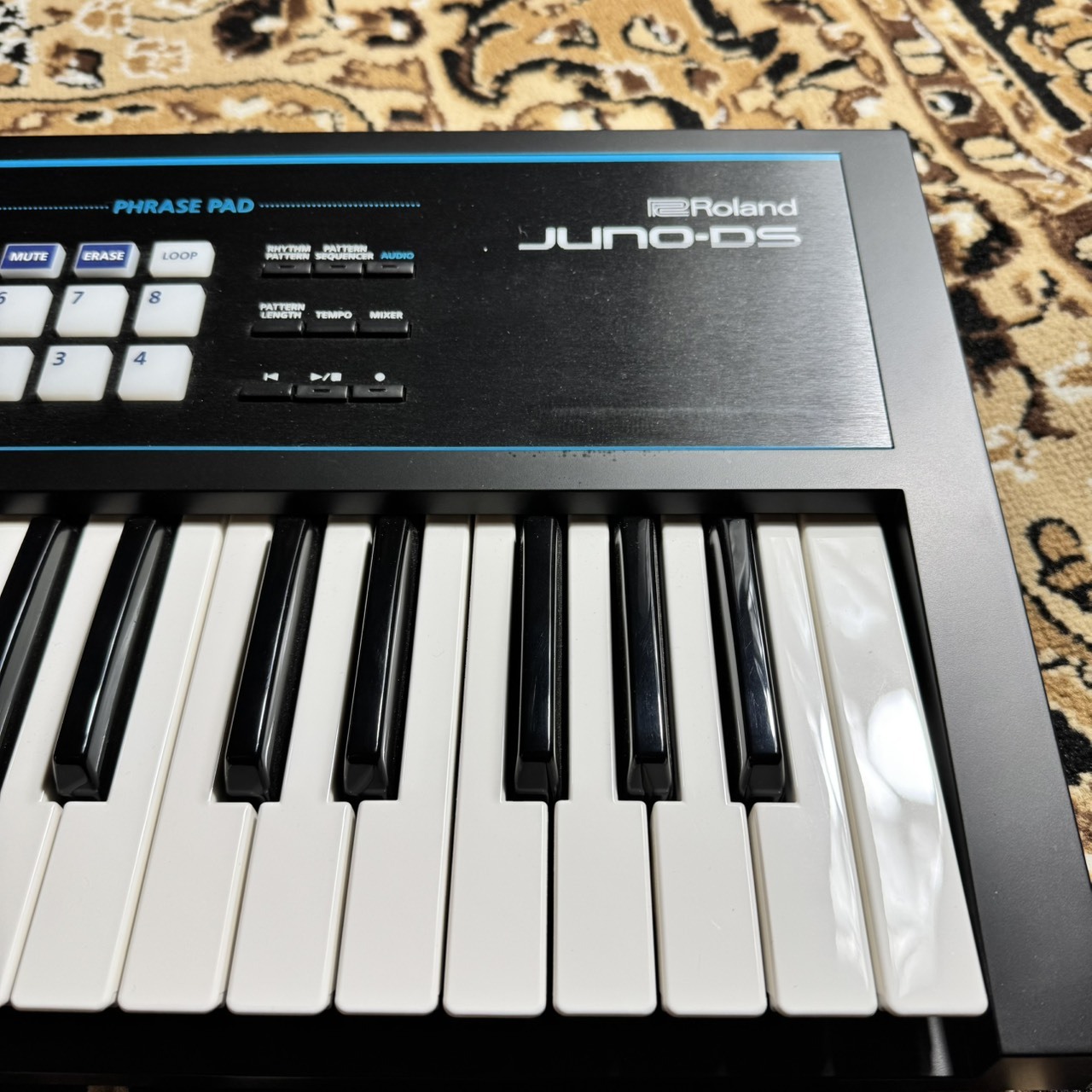 Roland 【現物画像 / 状態◎】JUNO-DS61（中古/送料無料）【楽器検索