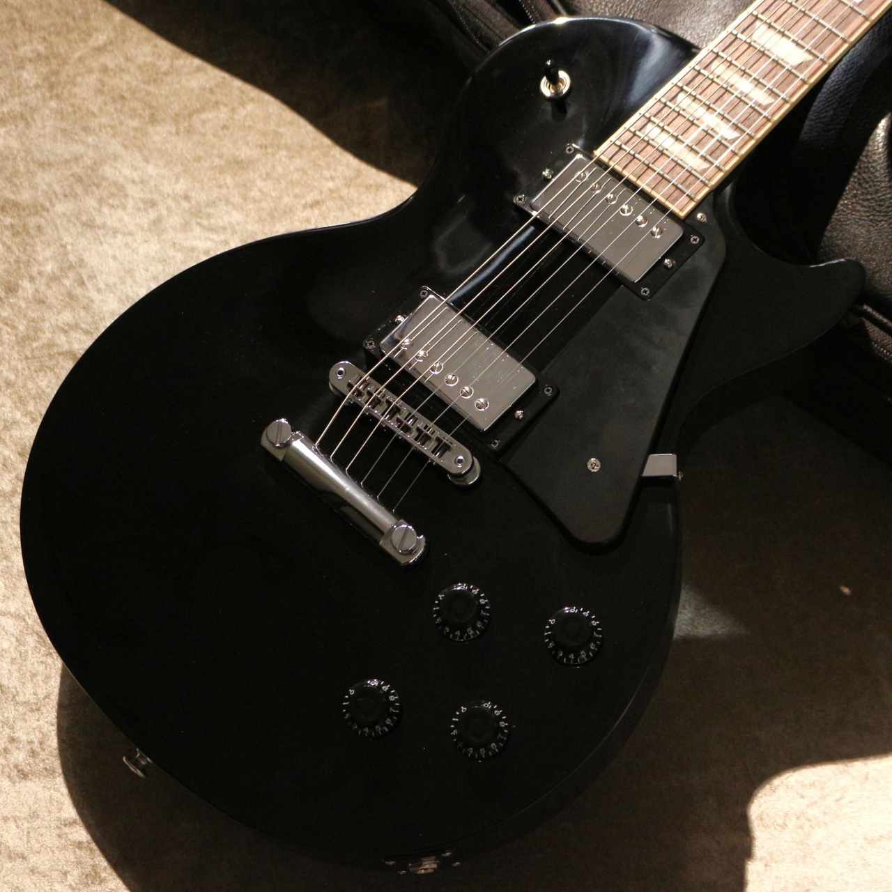 レスポール　ギター　マエストロ　黒 Gibson(ギブソン) / エレキギター/レスポールタイプ/黒系/HH