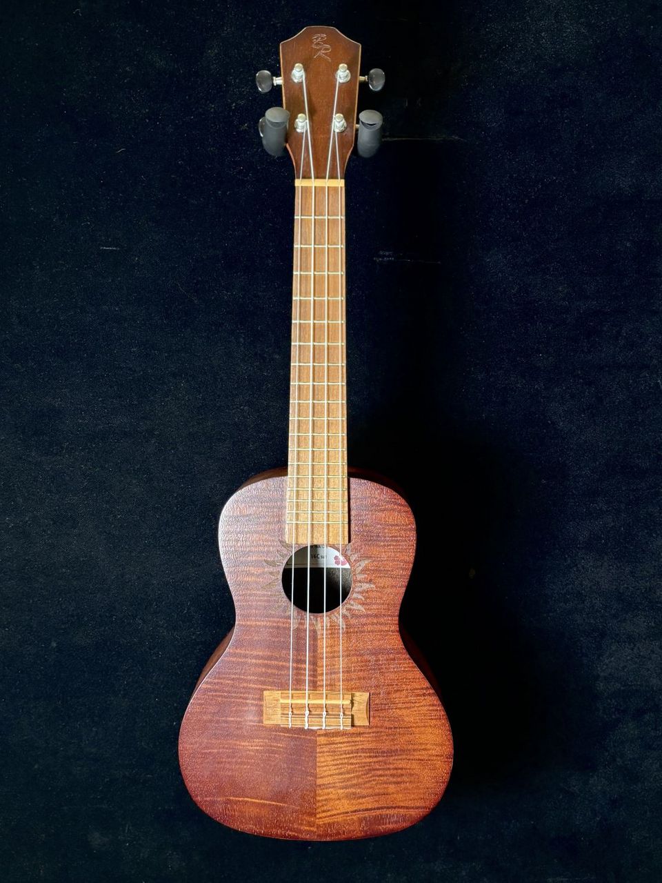 Baton Rouge 【コンサートウクレレ】 V4-C SUN（中古）【楽器検索