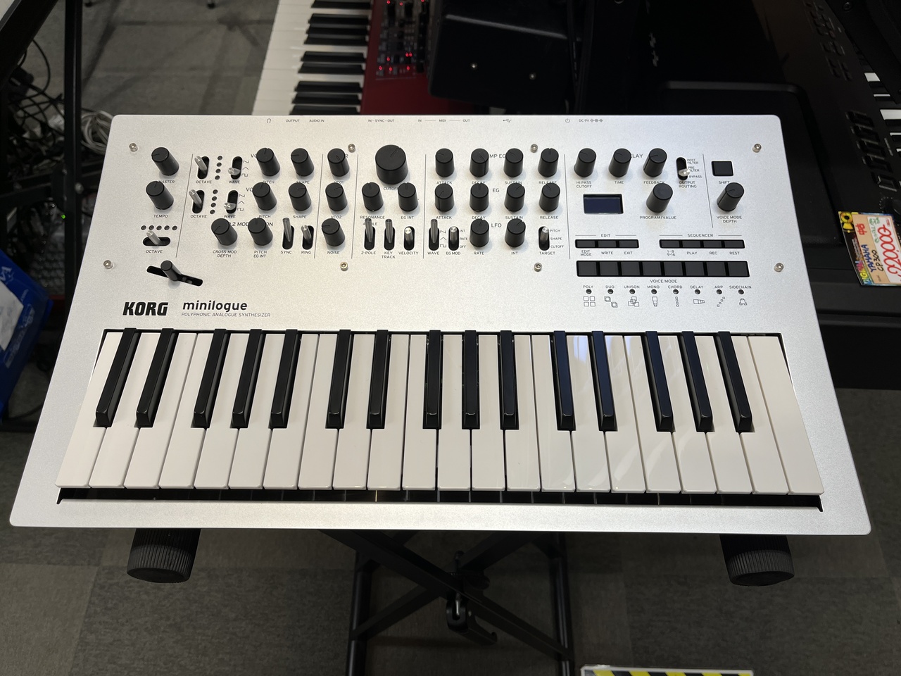 KORG minilogue 【中古】【ケース付】（中古）【楽器検索デジマート】