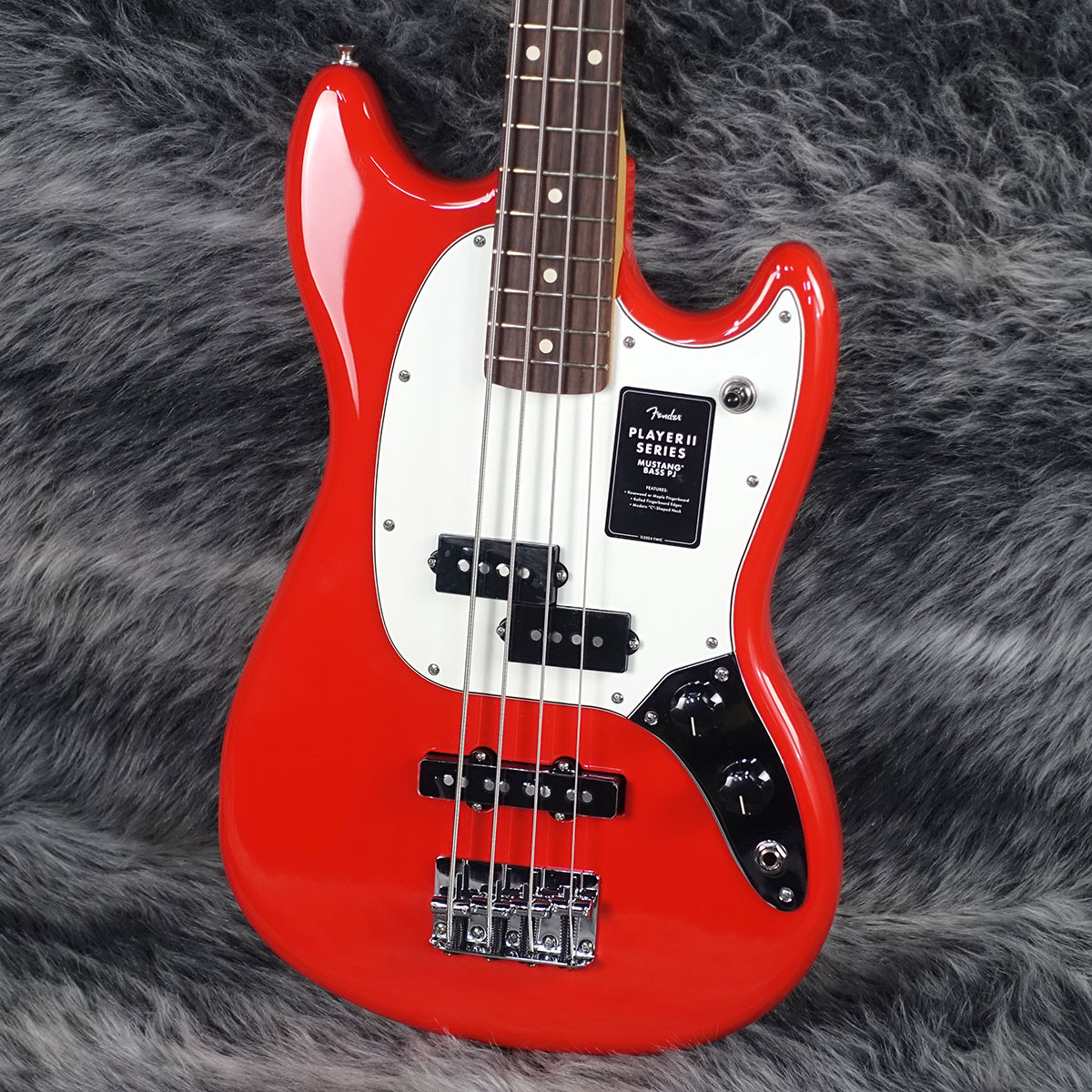 【美品】Fender Mustang Bass PJ Torino Red Fender Mustang Bass PJ Torino Red 新品 PJピックアップ・レイアウト