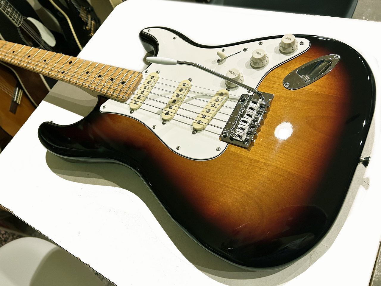 ストラトキャスター　Fenderビンテージノイズレス搭載 Fender Japan Fender Made in Japan Hybrid II Stratocaster Fender
