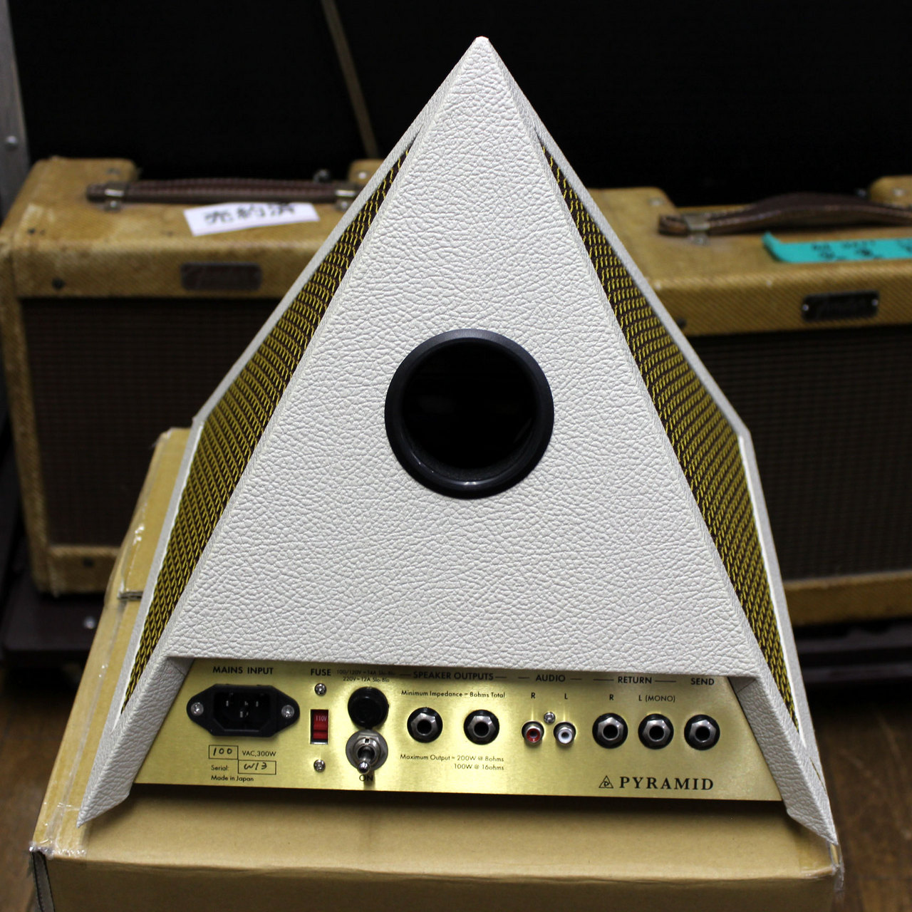 ZICCA AX Char Pyramid Amp Head White チャー・ピラミッド