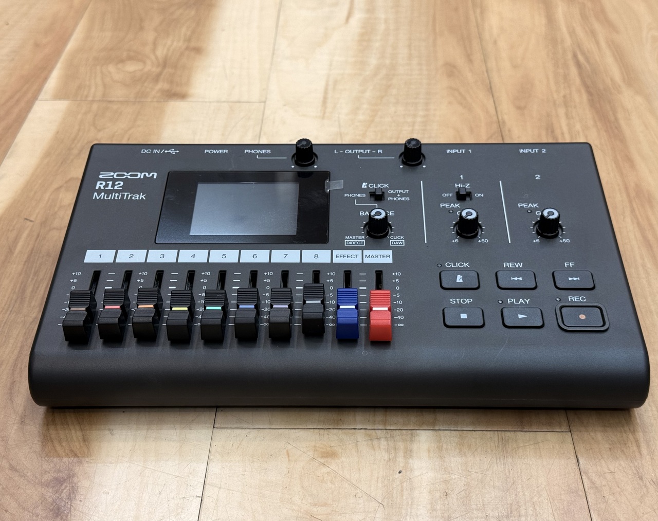 Zoom r12 とsandisk32G未使用 R12_listImg_1.png.