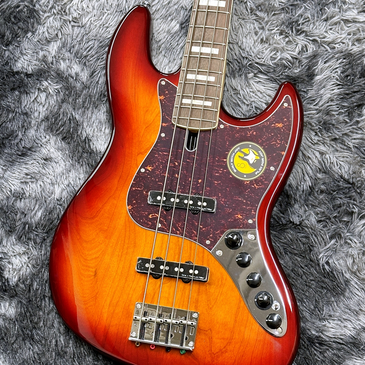 【美品】Sire Marcus Miller V7 4弦 ジャズベ サンバースト 美品】Sire Marcus Miller V7 4弦 ジャズベ サンバースト - メルカリ