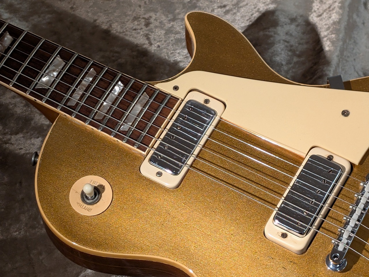 Gibson 1974 Les Paul Deluxe Gold Top【4.51kg】【G-CLUB TOKYO