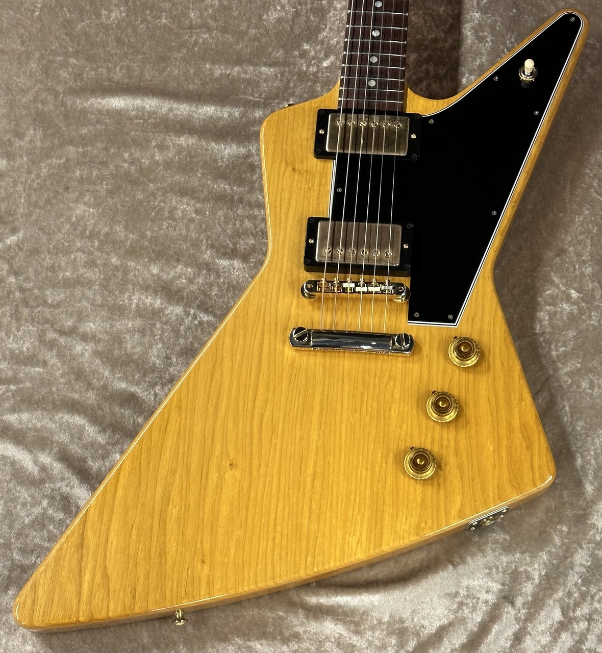 総メンテナンス済みYAMAHA452カレッジモデル最上位　極鳴り音程良　超美品 Gibson Custom Shop 1958 Korina Explorer Black Pickguard VOS 2022年