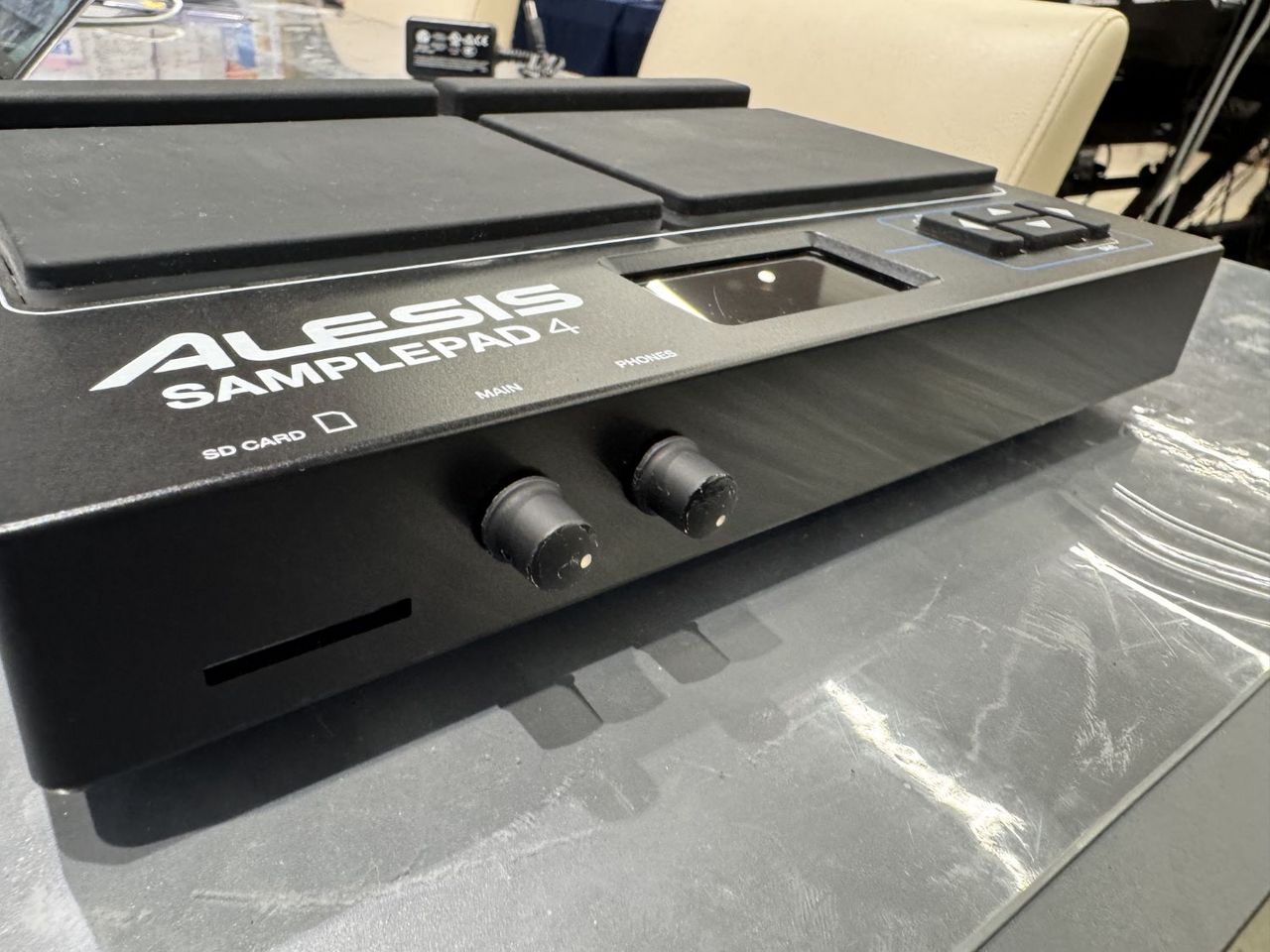 ALESIS SAMPLE PAD 4 ドラムパッド 店頭アウトレット特価（B級特価
