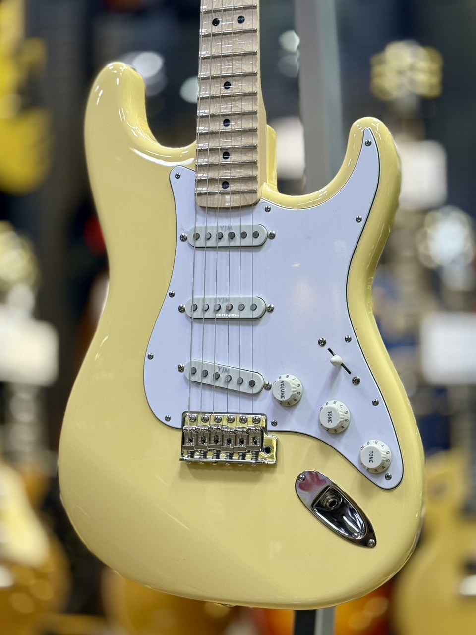 Fender Yngwie Malmsteen Stratocaster Yellow White【フェンダー