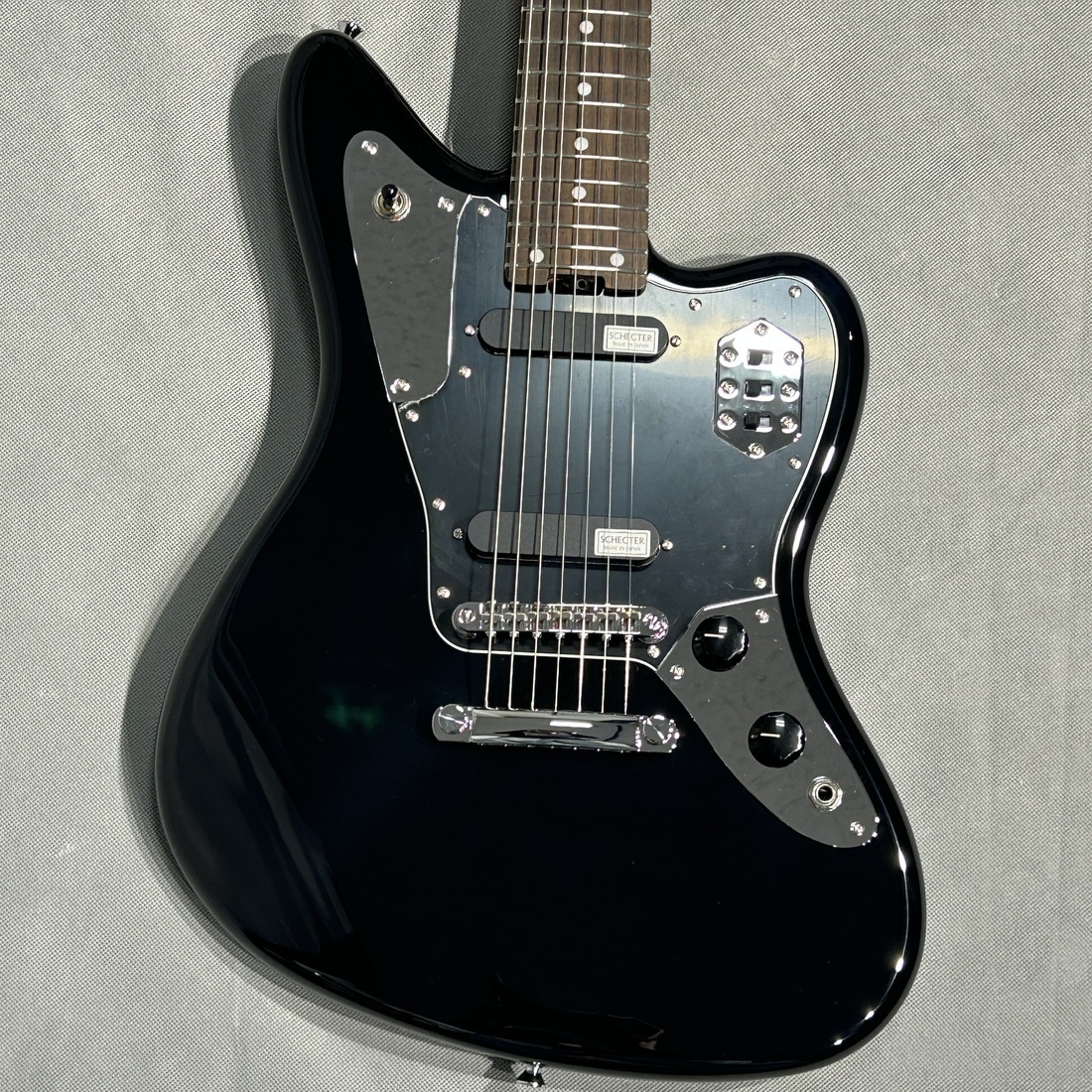 SCHECTER AR-07 R BLK 【ほぼ新品】 SCHECTER AR-07 BLK/R Black（新品）【楽器検索デジマート】
