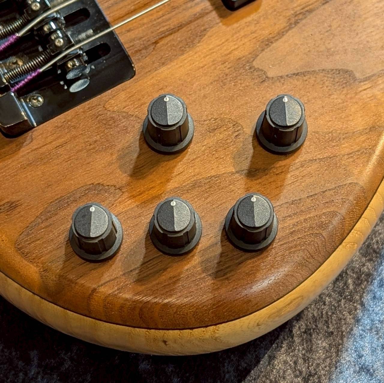 Tune WB-5 Fretless Mod.【3.73kg】【フレットレス】【PU増設】（中古