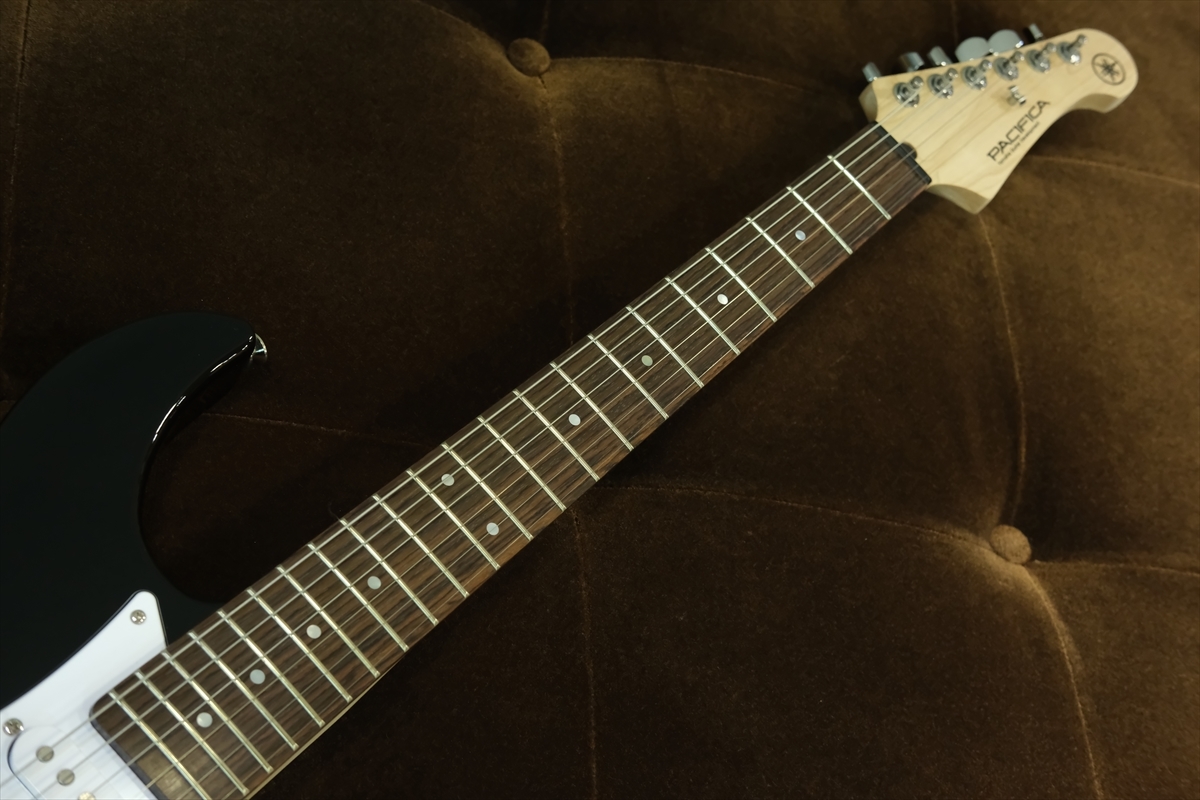 YAMAHA PACIFICA112V / BK(Black)（新品/送料無料）【楽器検索デジマート】