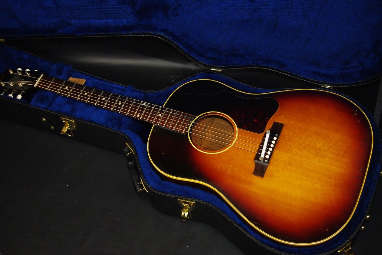 【ビンテージ】Gibson J-45 1967年製 ハードケース付 Gibson 1967 J-45 ADJ Cherry Sunburst（ビンテージ）【楽器検索