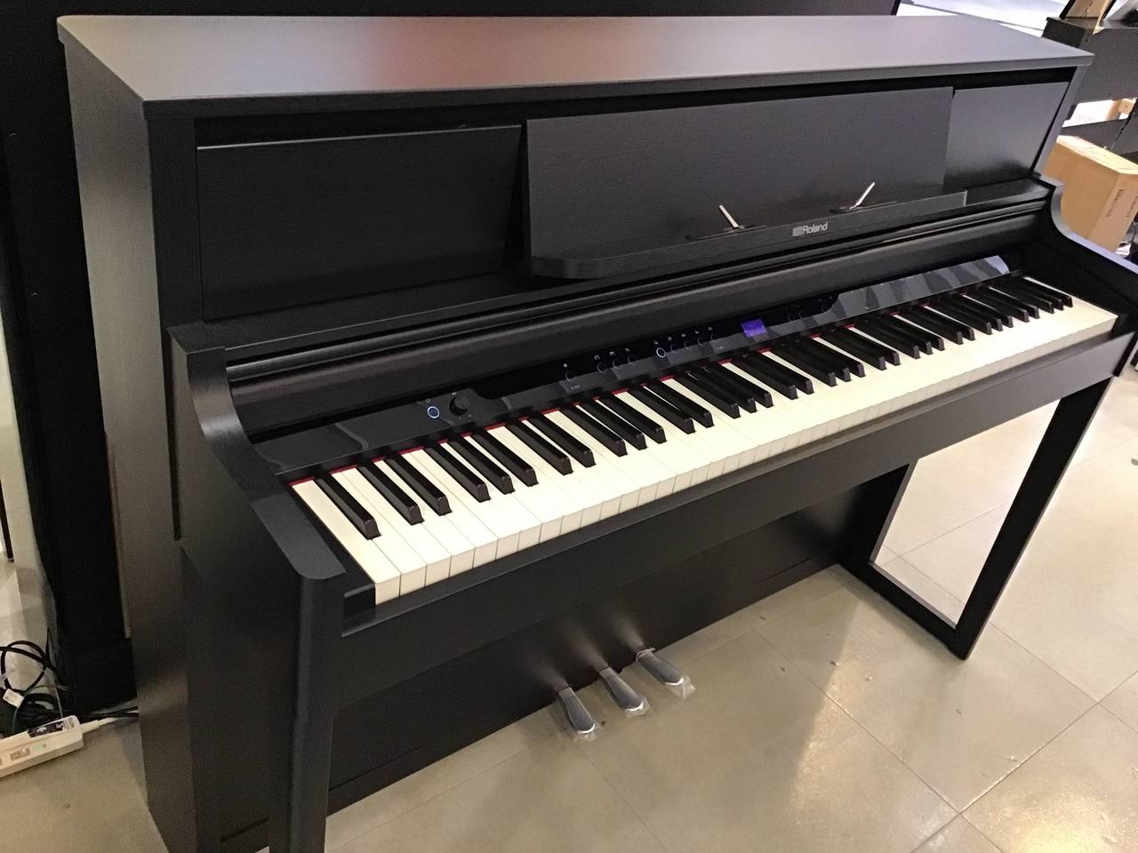 【送料込】Roland ローランド LX5GP （2024年製) 1年未満使用 ローランド Roland 電子ピアノ 88鍵盤 LX5GP KR (KURO) 配送設置