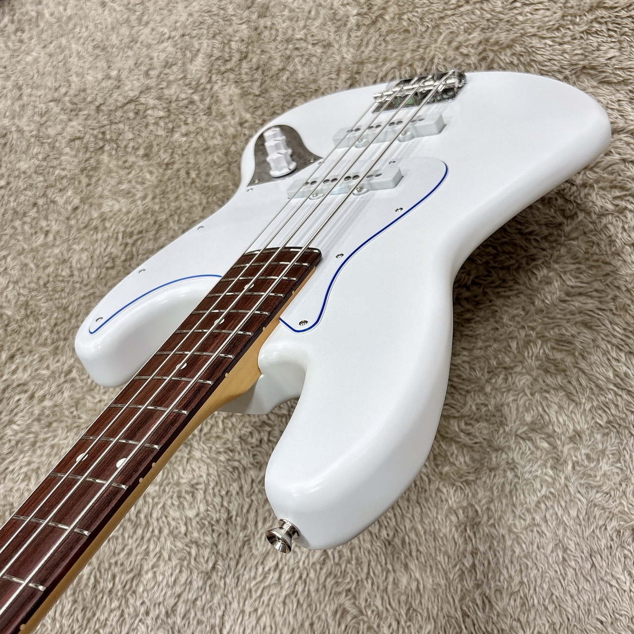 Fender Made in Japan Limited Hybrid II Jazz Bass / Blanc
