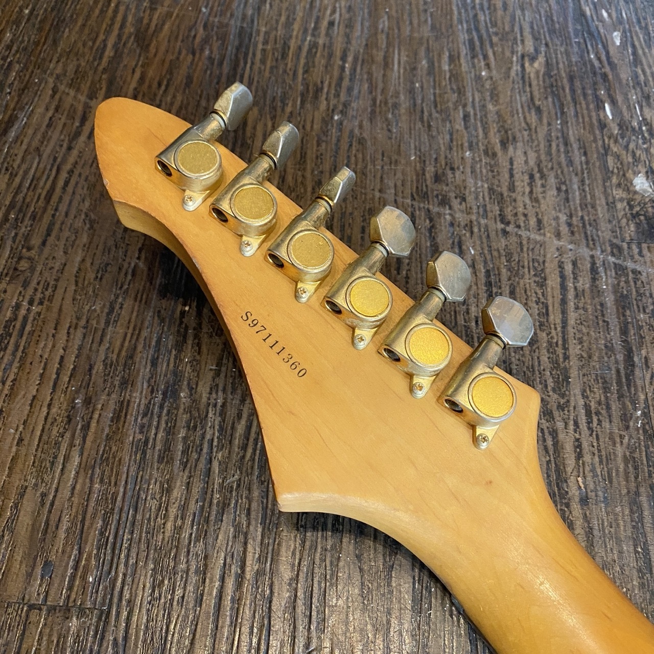 ARIA PRO II MAGNA SERIES エレキギター ゴールド Aria Pro II Magna Series Electric Guitar（中古/送料無料