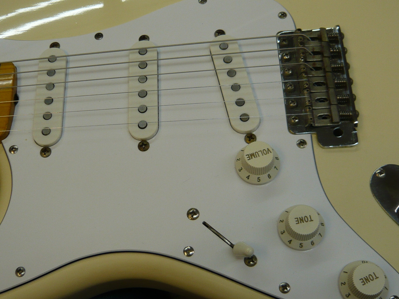 Fender Japan ST67-85L STB-67/L 右利き用 Fender Japan ST67-85L（ビンテージ）【楽器検索デジマート】