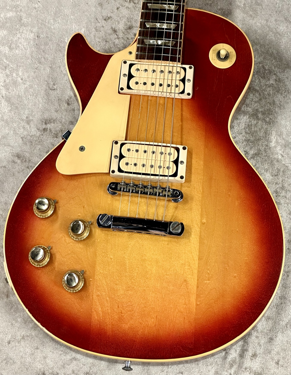 Gibson 1974 Les Paul Deluxe Conversion Cherry Sunburst Left