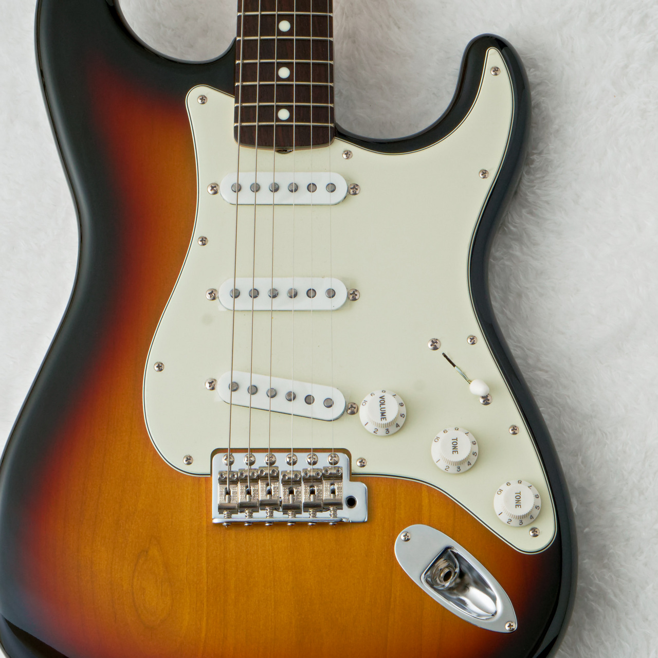 Fender FSR MIJ TRADITIONAL 60s STRATOCASTER 3-Color Sunburst / 3CS