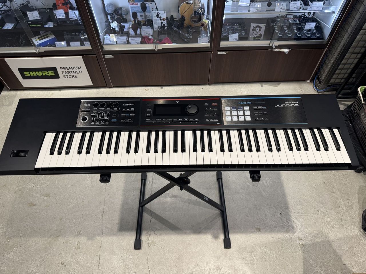 Roland JUNO-DS76　ダンパーペダルDP10付属