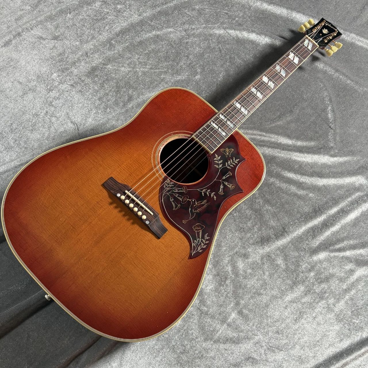 Gibson Custom 1960 Hummingbird Reissue Light Aged Heritage Cherry