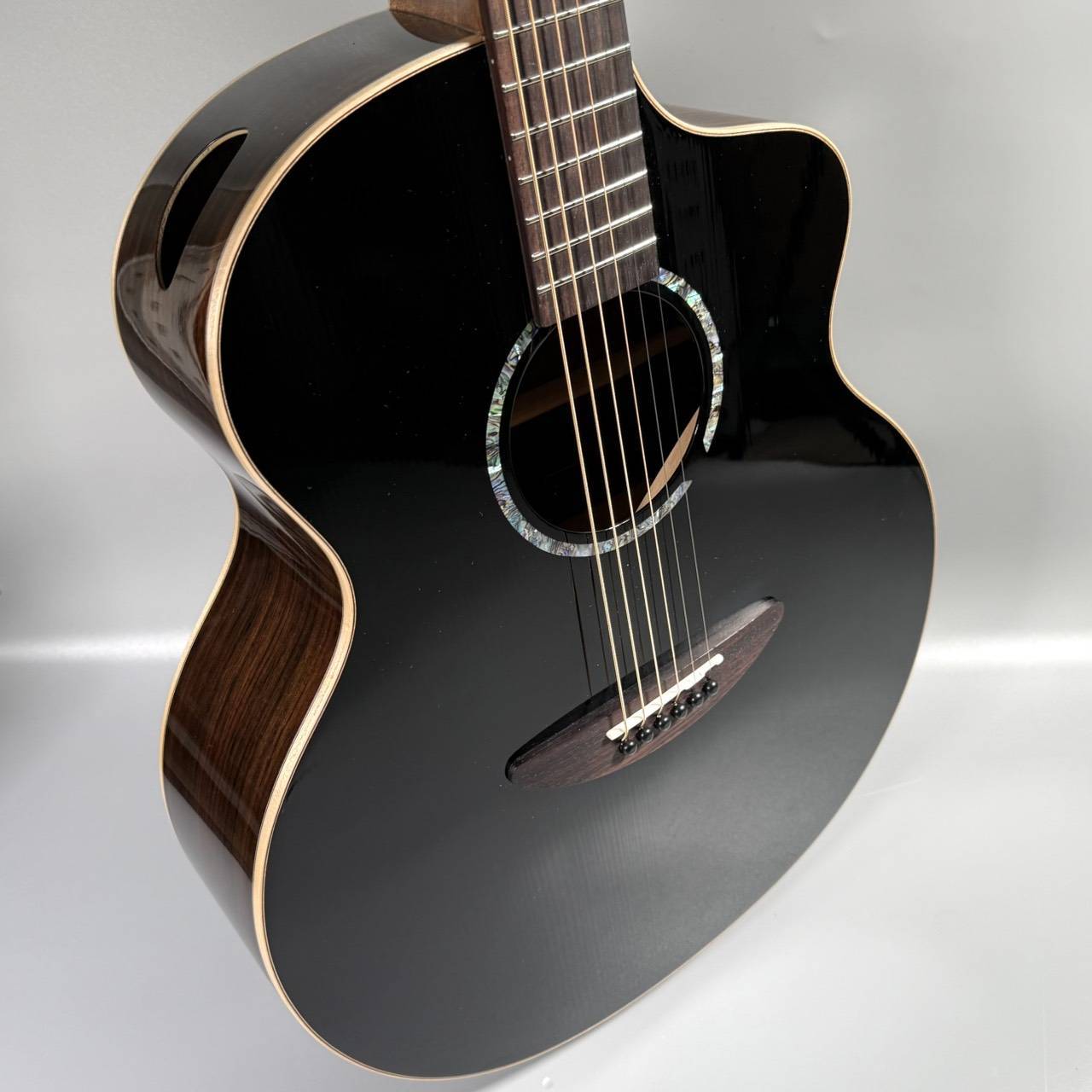 L.Luthier Black Forest w/EQ【現物写真】（新品特価/送料無料）【楽器