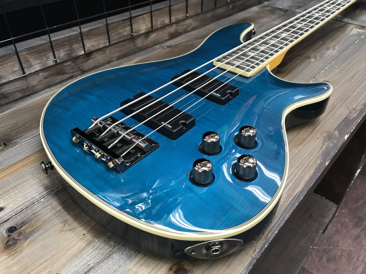 SCHECTER OMEN EXTREME-4（中古/送料無料）【楽器検索デジマート】