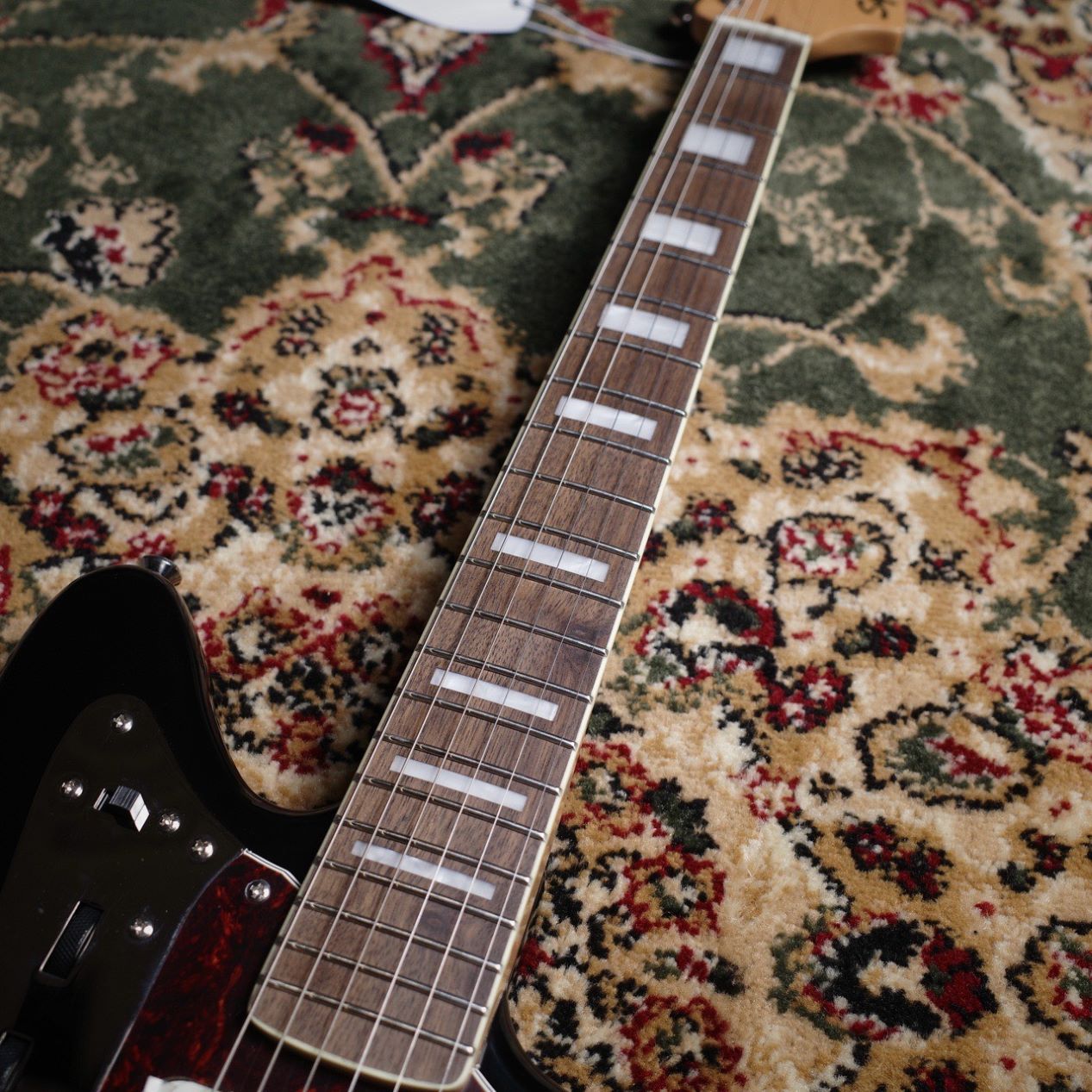 Squier by Fender Classic Vibe '70s Jaguar Laurel Fingerboard Black