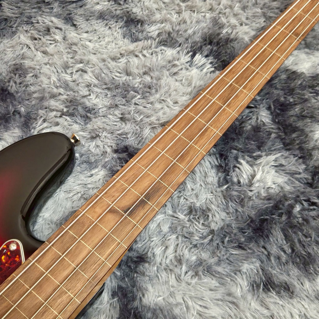 Squier by Fender Classic Vibe '60s Jazz Bass Fretless / 3-Color