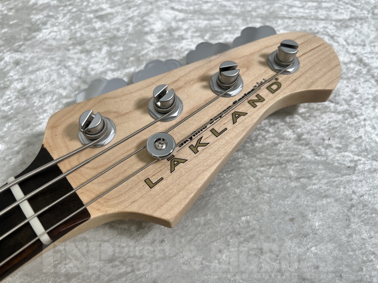 Lakland　ベース　半抜け殻 Laklandベース半抜け殻