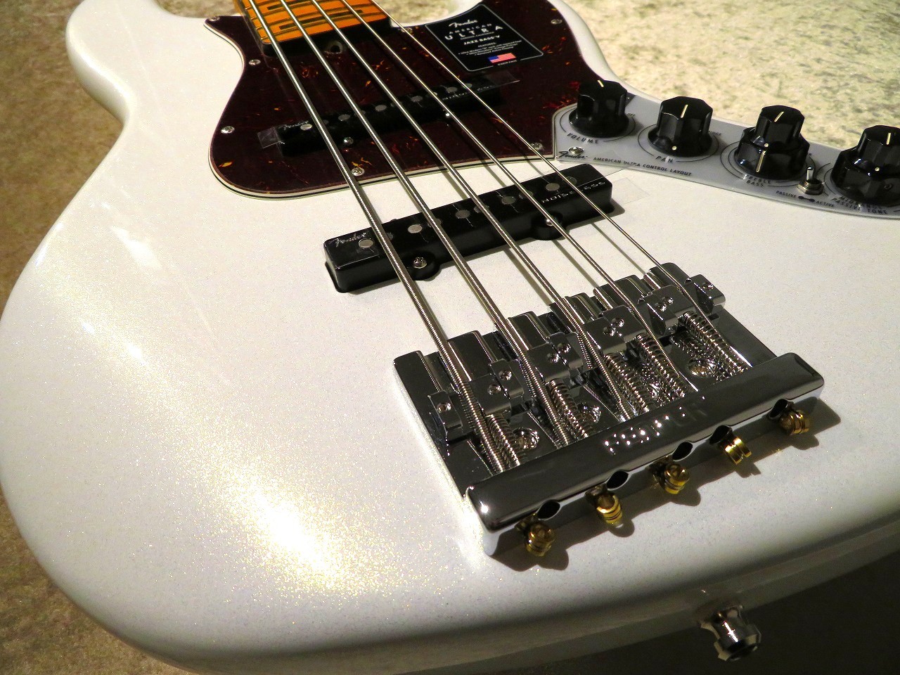 Fender American Ultra Jazz Bass V -Arctic Pearl-【5弦】【18V