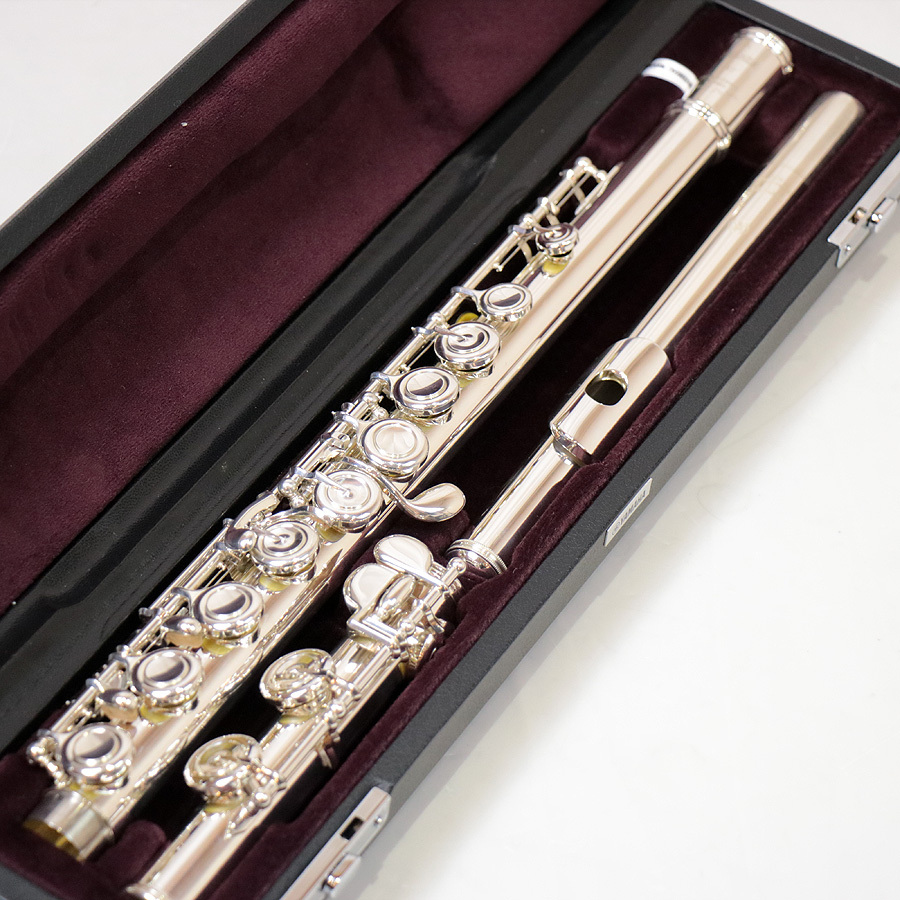 YAMAHA YFL-517フルート　頭部菅銀製フルート フルート ヤマハ YFL-517 頭部菅銀製 プロ選定品