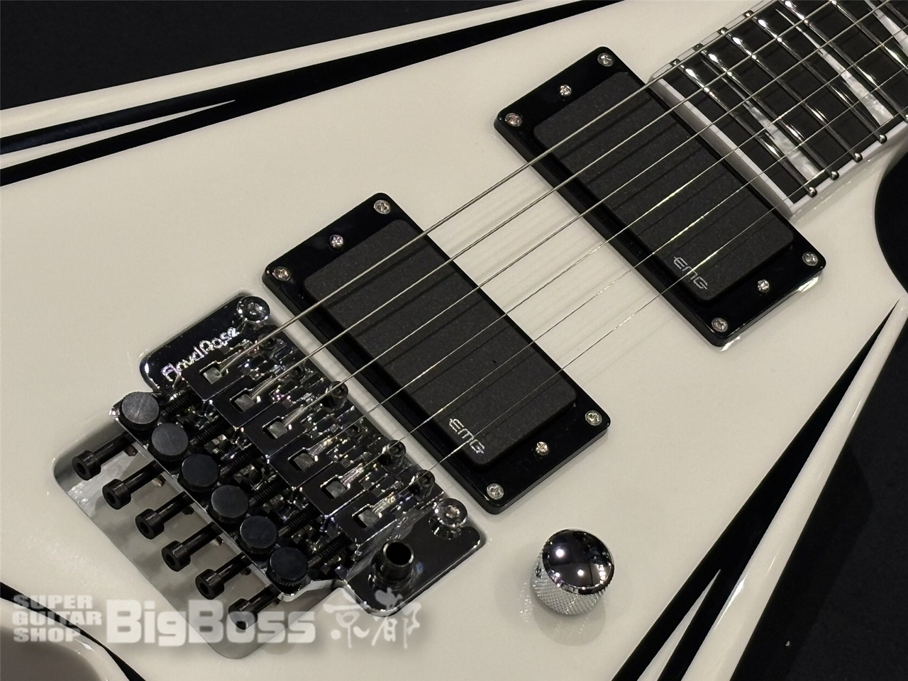 E-II SV ホワイト フライングv Flyoungホワイトフライングvギター6弦弦楽器ローズウッド指板