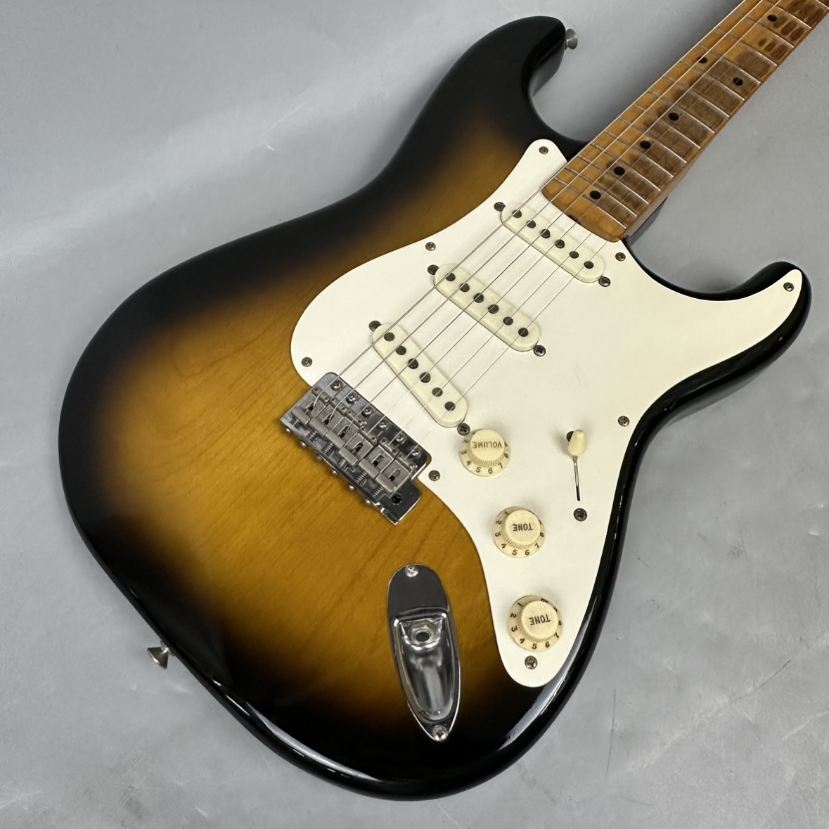 Fender Japan ST57-115 JVシリアル 1982年製 Fender横ロゴモノグラム