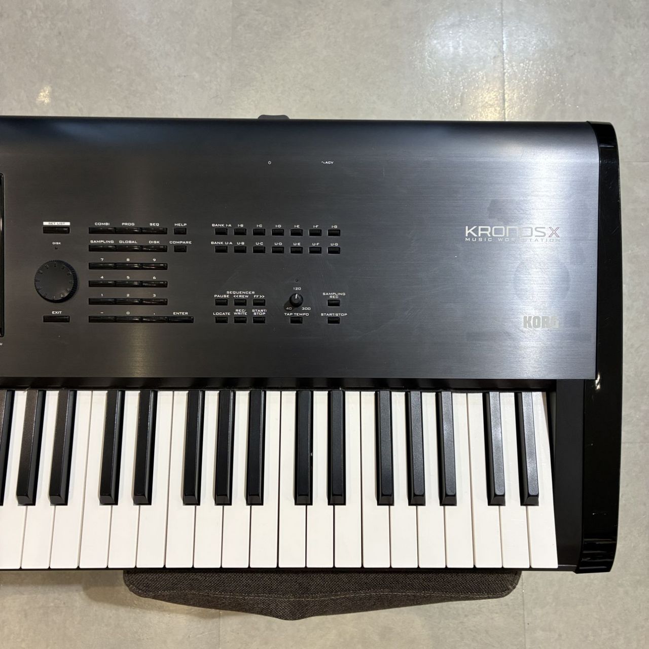 KORG KRONOS X-73【73鍵】【RH3鍵盤】【シンセサイザー】（中古/送料