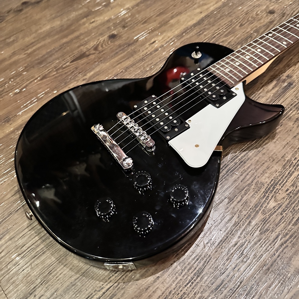 BUSKER'S BLF200 BK レスポールタイプ　エレキギター BUSKER'S BLF200 Electric Guitar（中古/送料無料）【楽器検索デジマート】