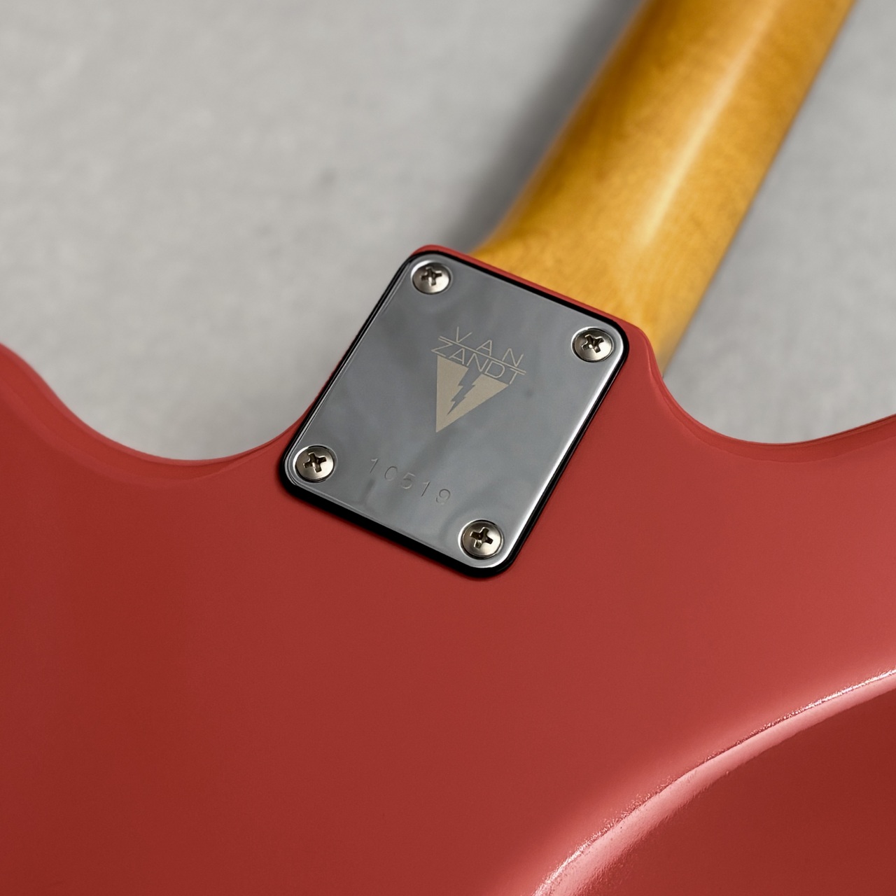 Vanzandt JMV-R2 ~Fiesta Red~ #10519 ≒3.39kg 【軽量個体!】（新品