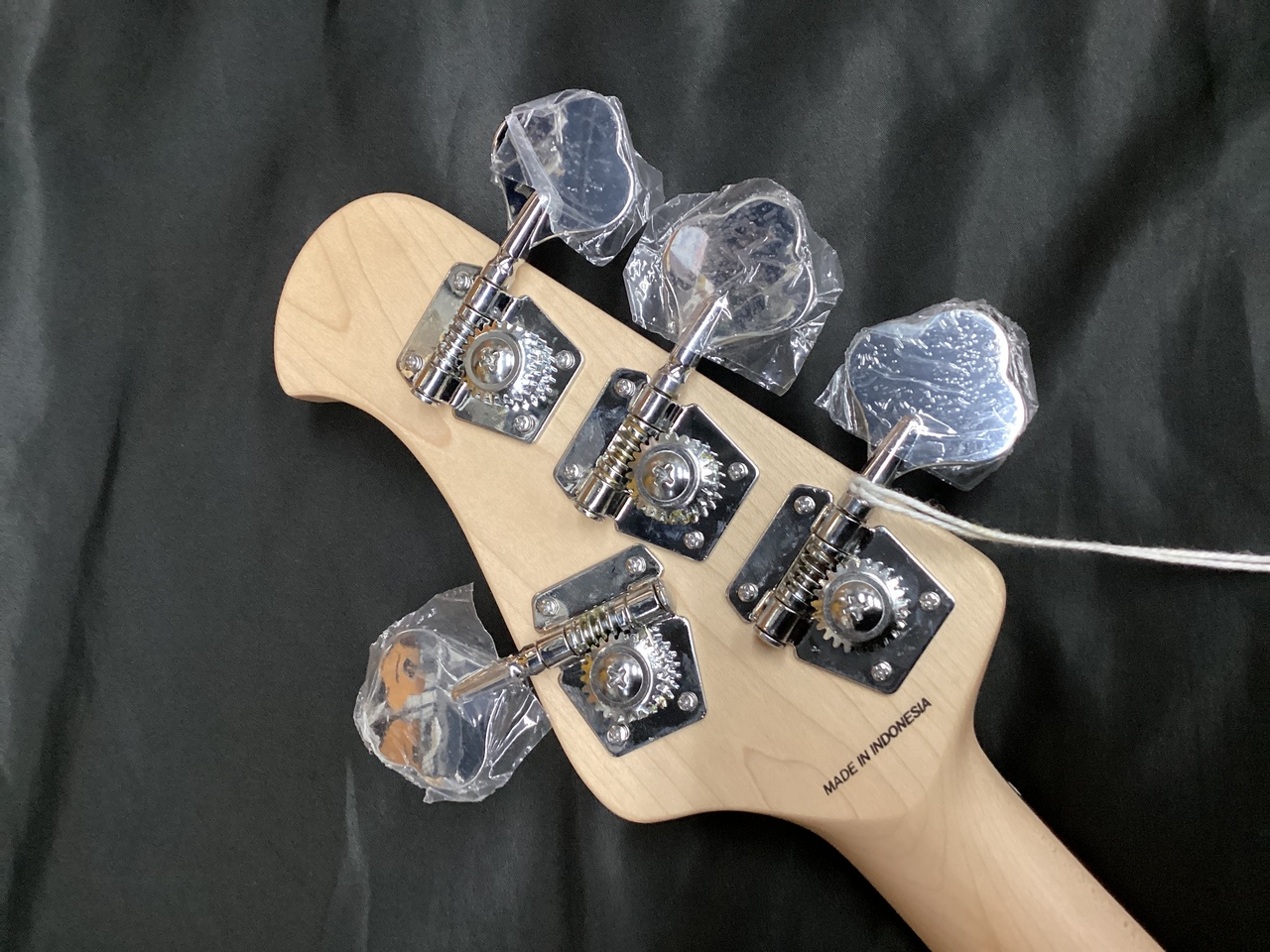 Sterling by MUSIC MAN SUB Ray4 Vintage Cream (スティングレイ