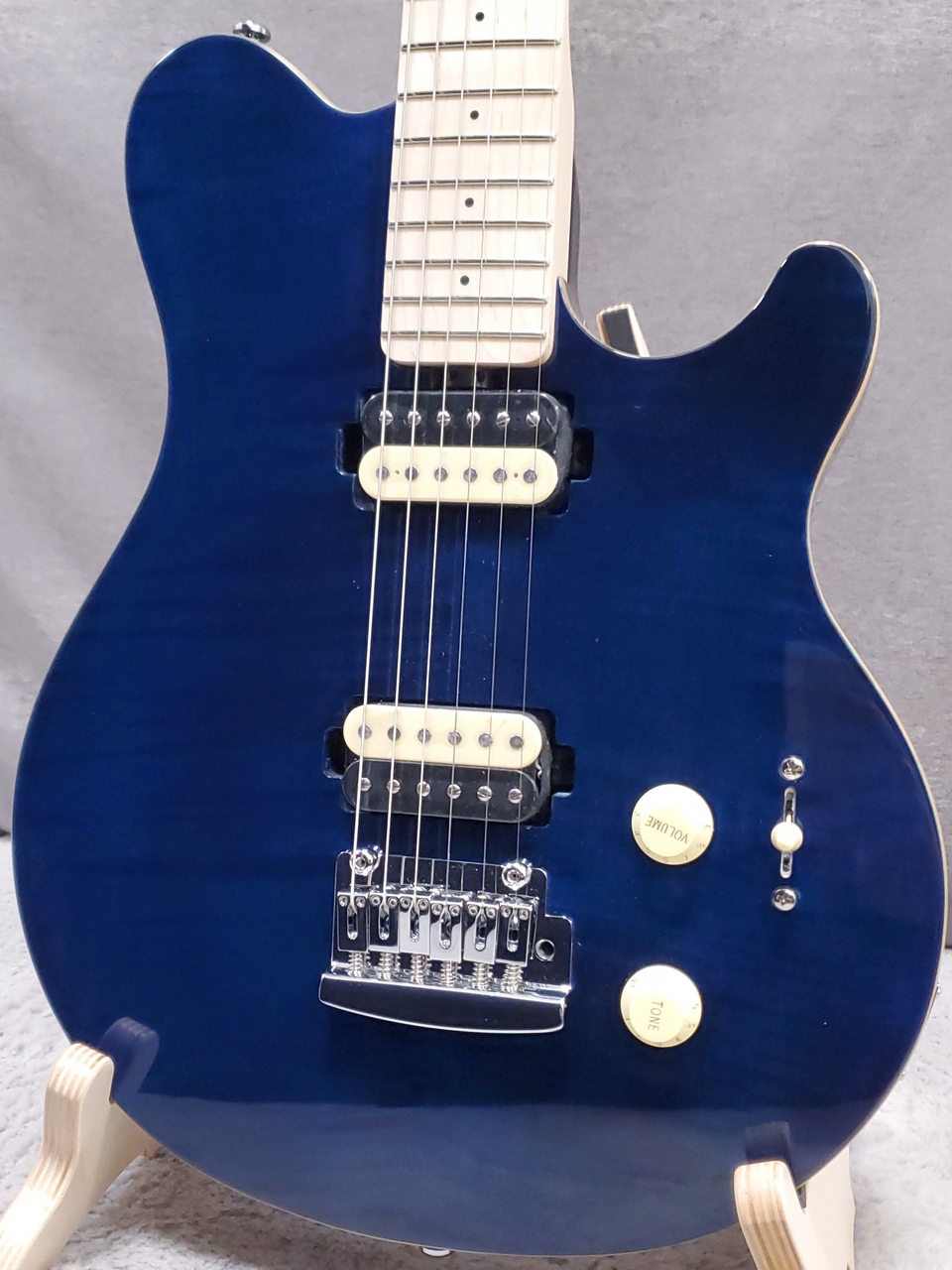 Sterling by MUSIC MAN Axis Flame Maple S.U.B AX3FM Neptune Blue