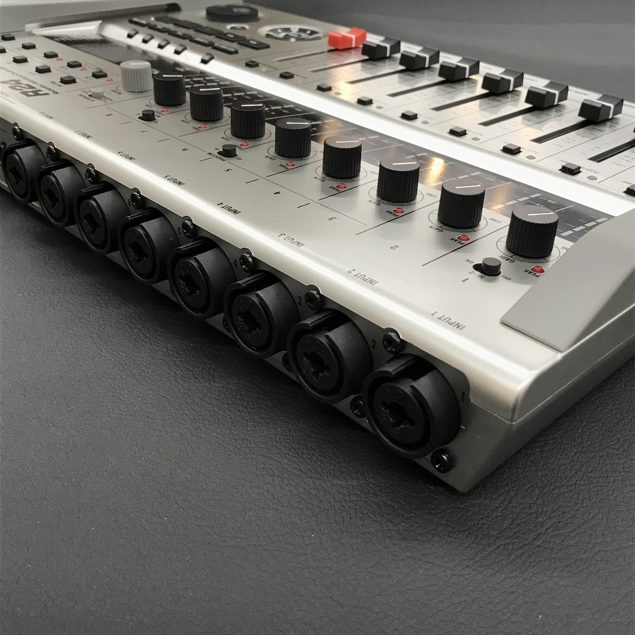 ZOOM R24 MultiTrakRecorder（中古）【楽器検索デジマート】