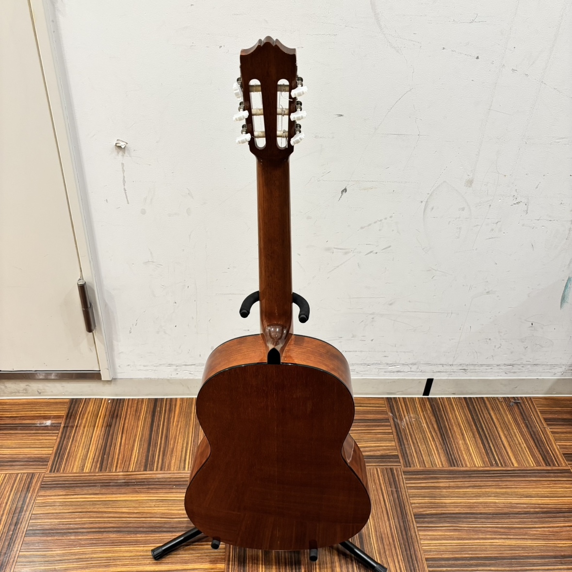 Yamaha CG131S Classical Nylon String Guitar with Solid