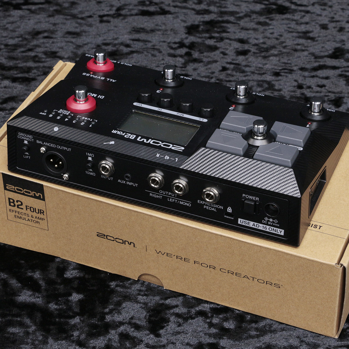 ZOOM B2 Four 【新宿店】（中古）【楽器検索デジマート】