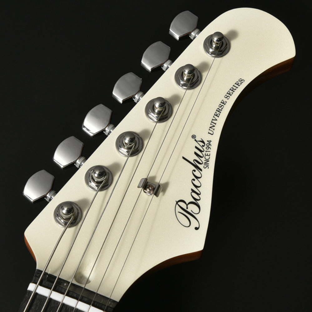 Bacchus Universe Series ホワイト エレキギター Bacchusバッカス/エレキギターUniverse series 白