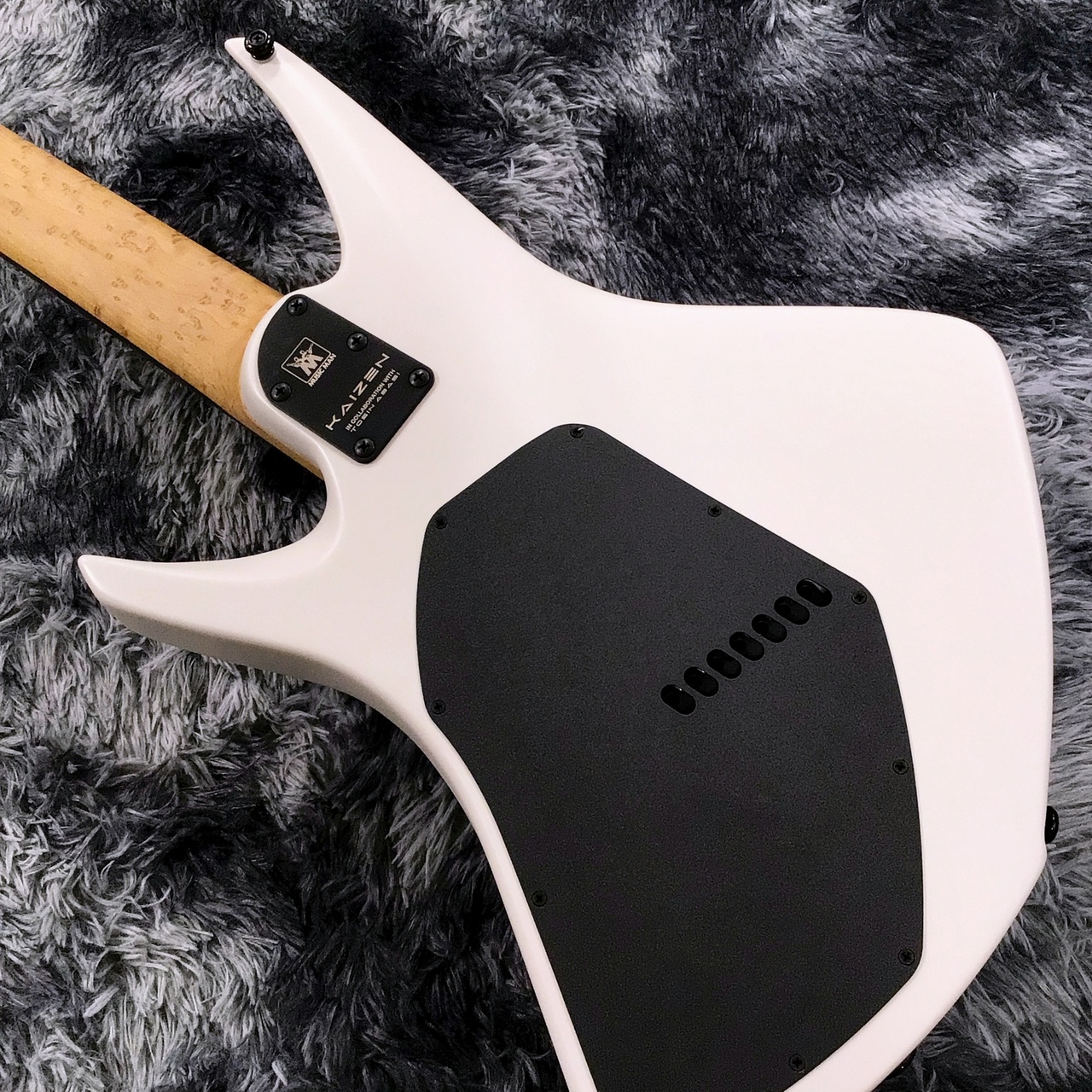 MUSIC MAN Kaizen 7 Chalk White 【特価】（新品特価/送料無料）【楽器