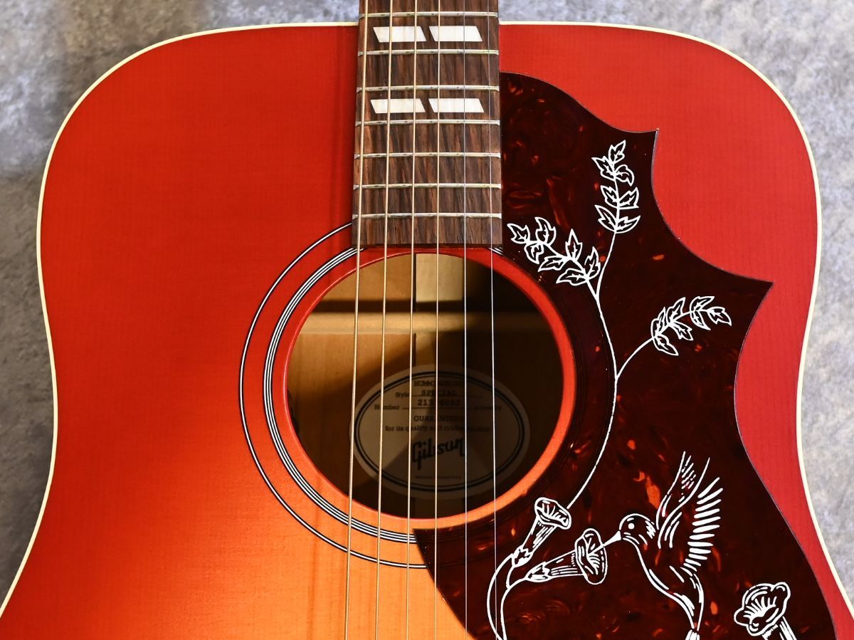 Gibson Hummingbird Special ~Satin Vintage Cherry Sunburst
