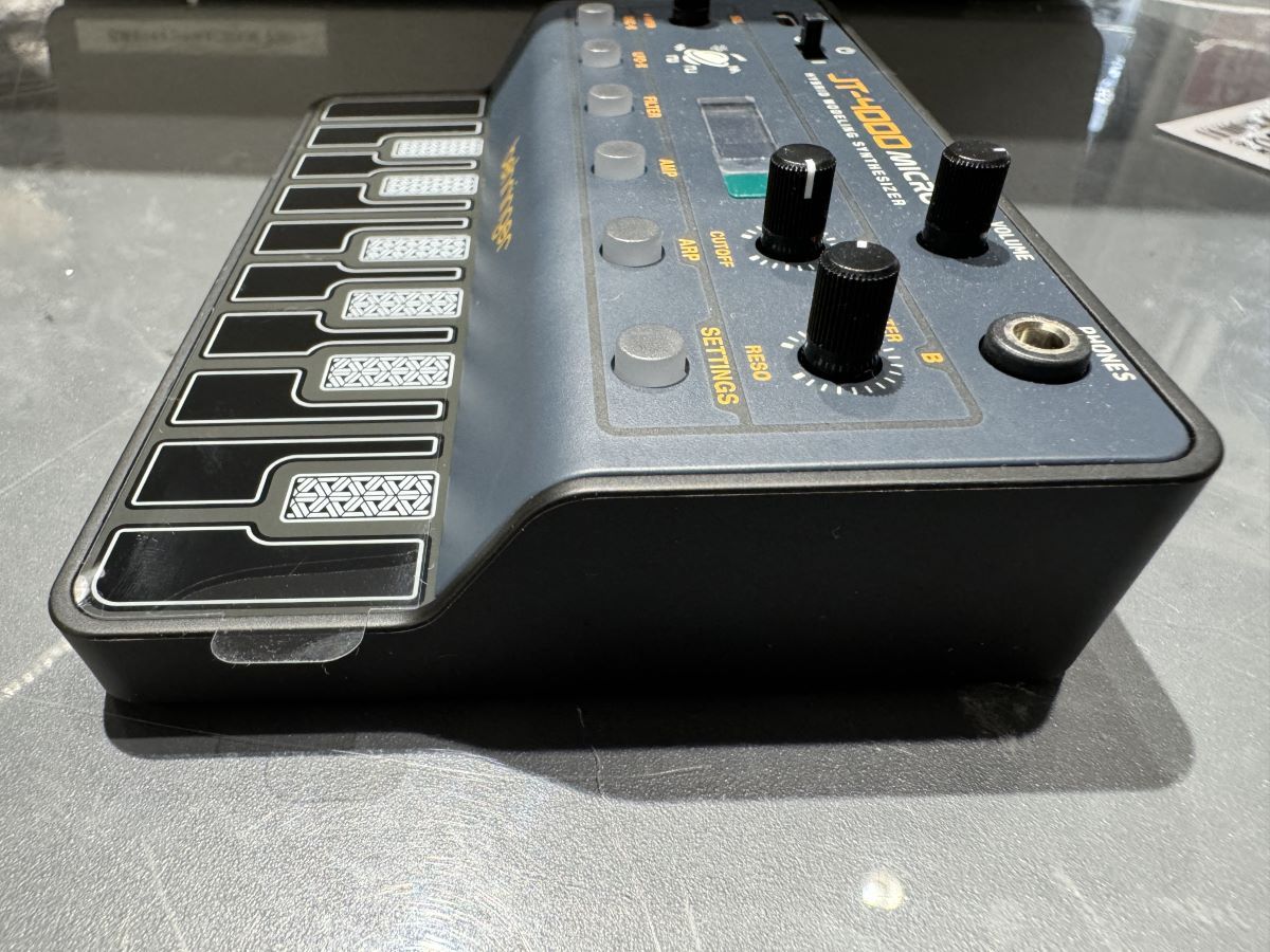 BEHRINGER JT 4000-MICRO ハイブリットシンセサイザー（新品）【楽器